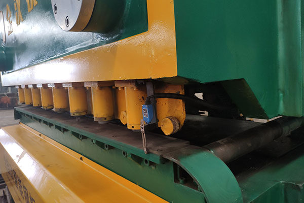 移动钢板剪板机解决钢结构企业什么困惑？