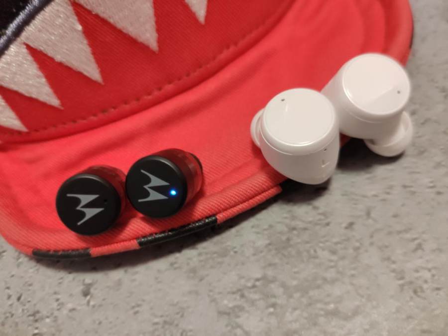 蓝牙耳机买老牌还是网红？摩托罗拉VB400对比JEETAirPlus