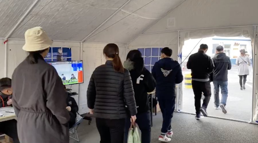 每天1.5万人从这里奔赴市区 百度AI测温成白庙村口健康卫士