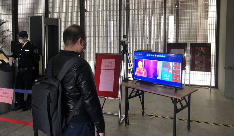 每天1.5万人从这里奔赴市区 百度AI测温成白庙村口健康卫士