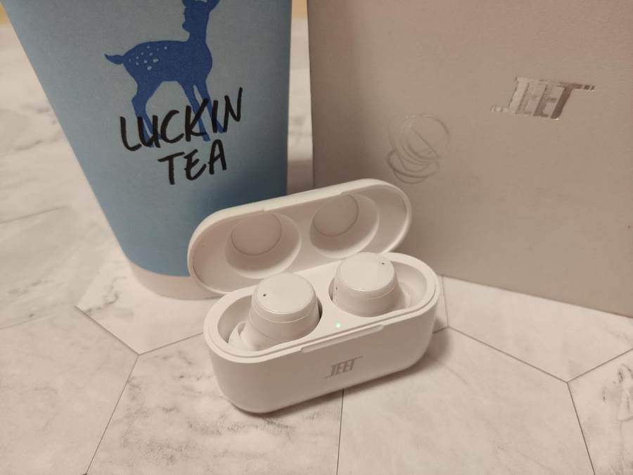 国产蓝牙耳机崛起？华强北AirPods和JEETAirPlus谁更给力？