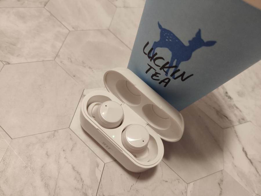 国产蓝牙耳机崛起？华强北AirPods和JEETAirPlus谁更给力？