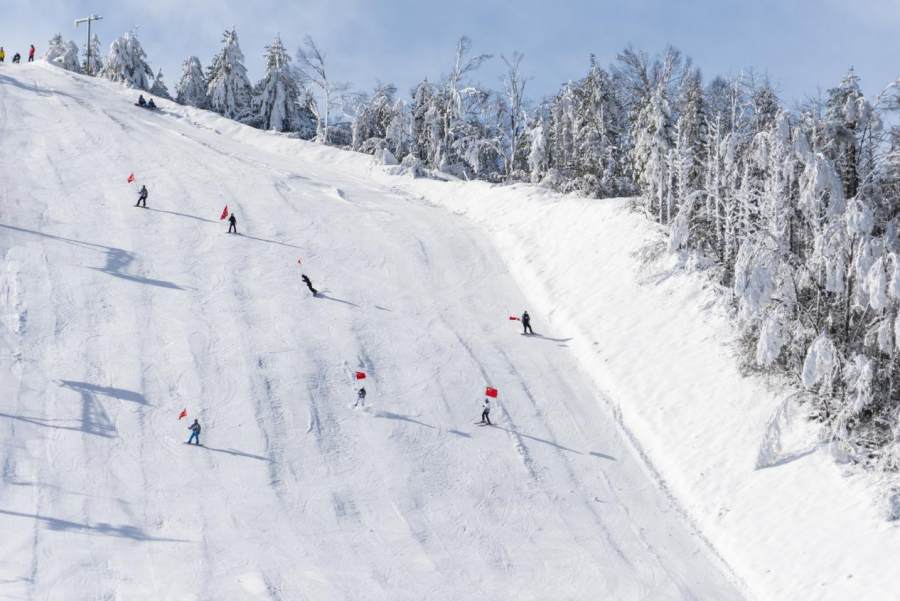 打卡横冲 明年来神农架国际滑雪场 一起 疯滑雪月 体验速度与激情 中国日报网