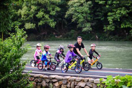 儿童户外骑行成为新运动方式，儿童平衡车推荐 第 2 张