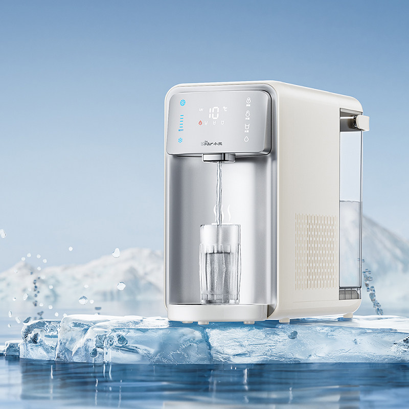 饮用水太单一？小熊电器冰川泉饮水机：在家喝到富锶矿物质水