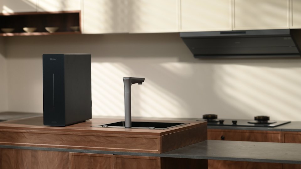 �峿��һ��ˮֱ�Ӻȣ�������ˮ�״���о�Ծ����Ƽ�